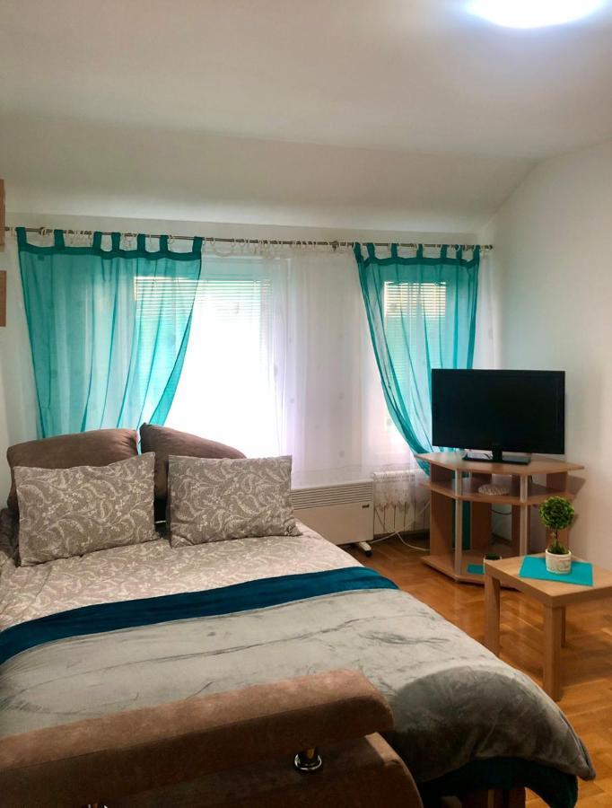 Bellavista Apartmani Stara Pazova Luaran gambar